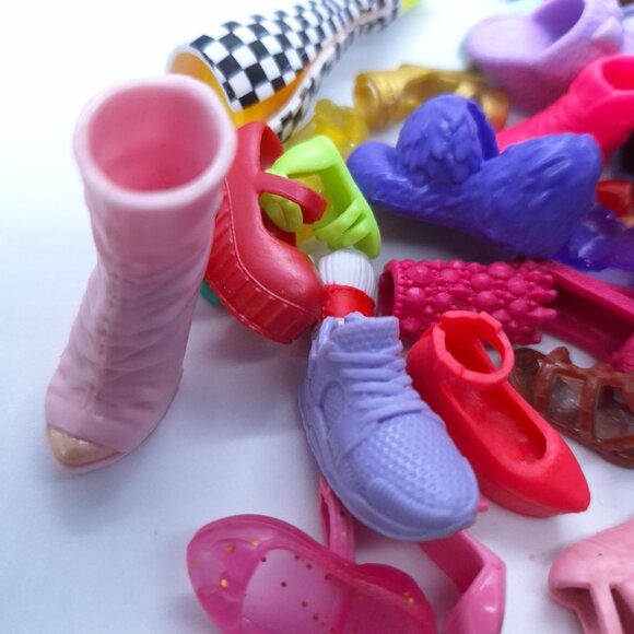 Lot of Barbie Bratz Pretend Doll Shoes‎ ALL SINGLES - Picture 4 of 4
